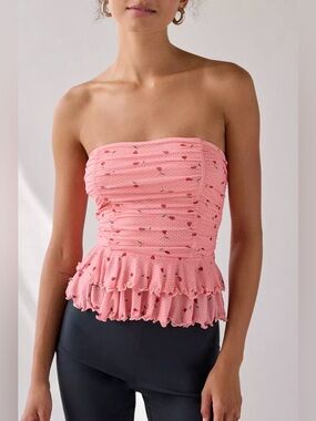 NWOT Kimchi Blue - Urban Outfitters Rose and Dot Print Strapless Peplum Top